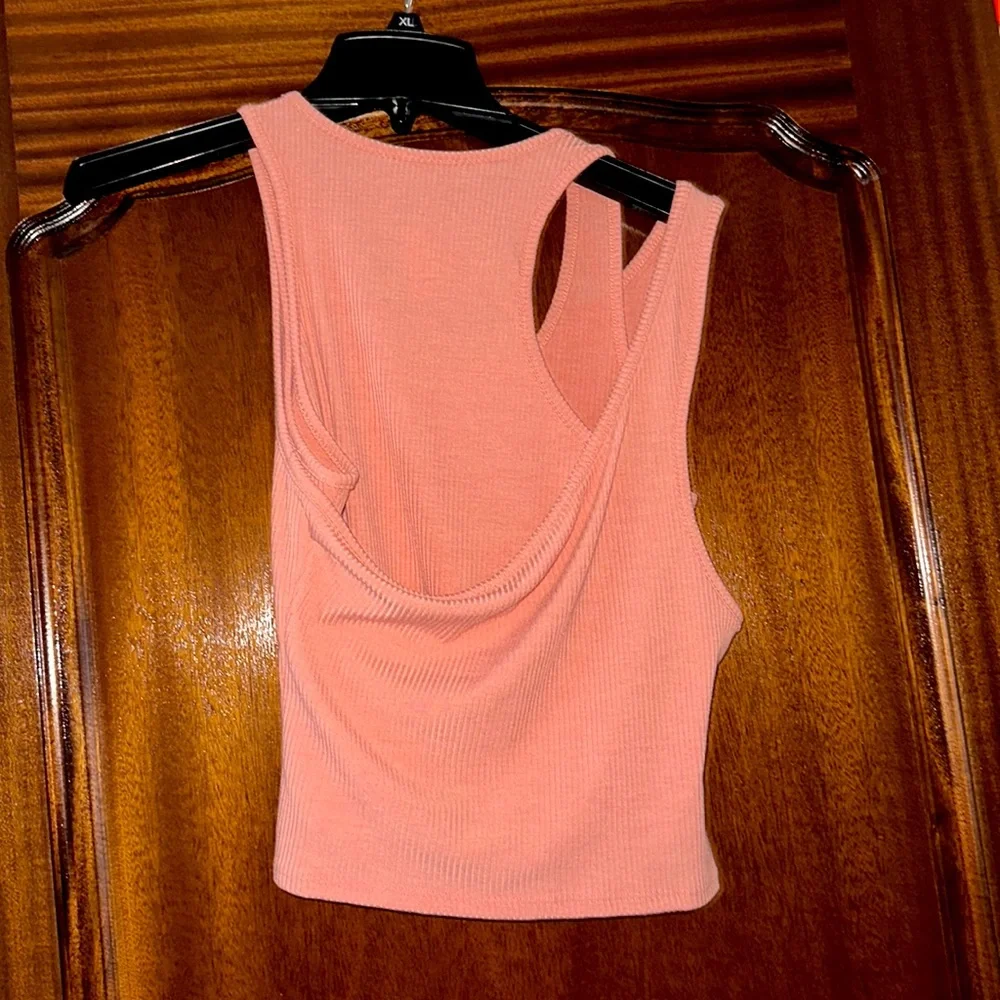 Layered crop tank - Picture 2 of 2